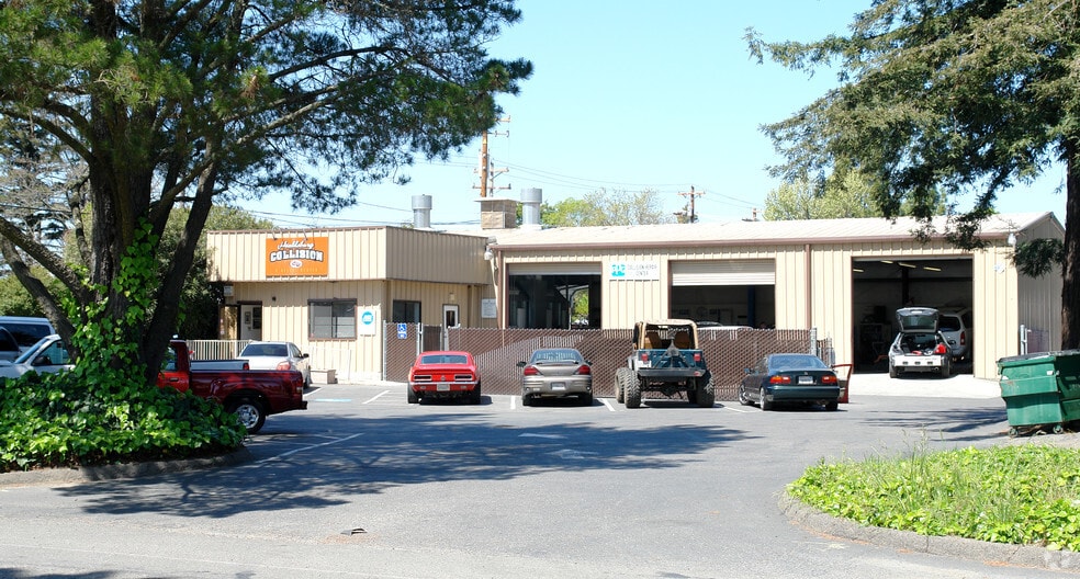 Primary Photo Of 20 Healdsburg Ave, Healdsburg Auto Repair For Lease