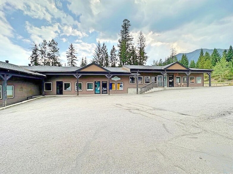 More Photos Of 2200 Balmer Dr, Elkford Restaurant For Sale