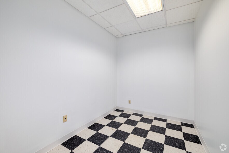 More Photos Of 1435-1441 Walnut St, Philadelphia Office For Lease