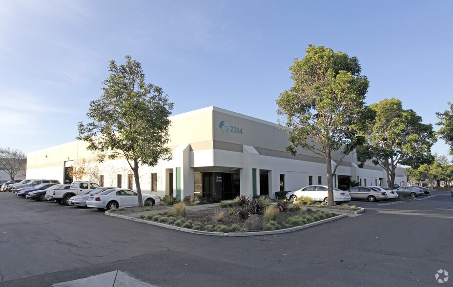 More Photos Of 2340-2380 W Winton Ave, Hayward Manufacturing For Lease