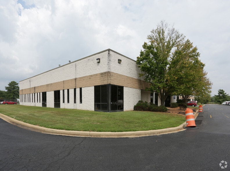 More Photos Of 1300 First State Blvd, Stanton Light Distribution For Lease