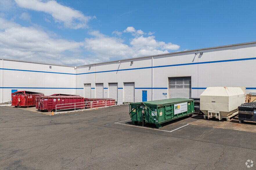 More Photos Of 1459 NW Sundial Rd, Troutdale Warehouse For Lease
