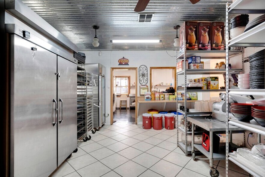 More Photos Of 3101 N Orange Blossom Trl, Zellwood Restaurant For Sale