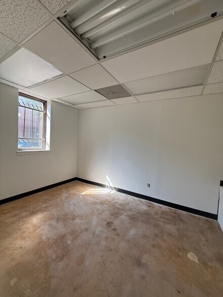 More Photos Of 6527 New Peachtree Rd, Atlanta Medical For Sale