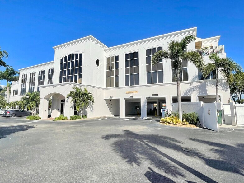 More Photos Of 599 9th St N, Naples Medical For Lease