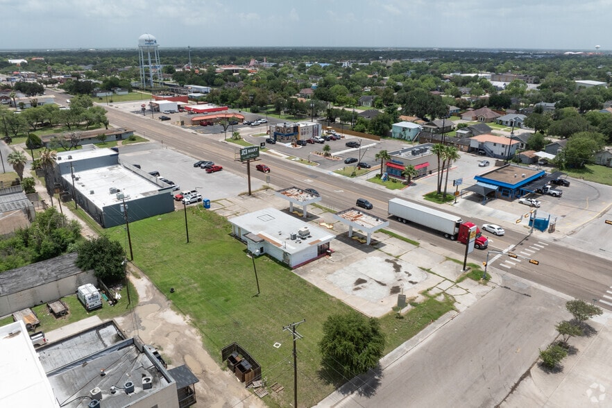 More Photos Of 606 E King Ave, Kingsville Storefront Retail Office For Sale