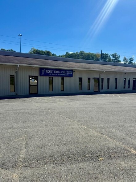 More Photos Of 311-325 Harper Park Dr, Beckley Office For Lease