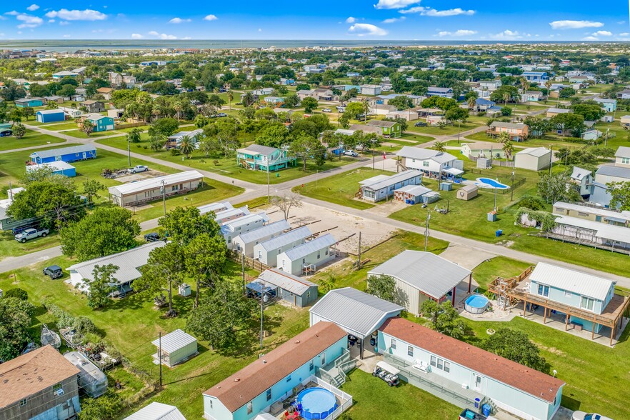 More Photos Of 702 8th St, Port Lavaca Manufactured Housing Mobile Home Park For Sale
