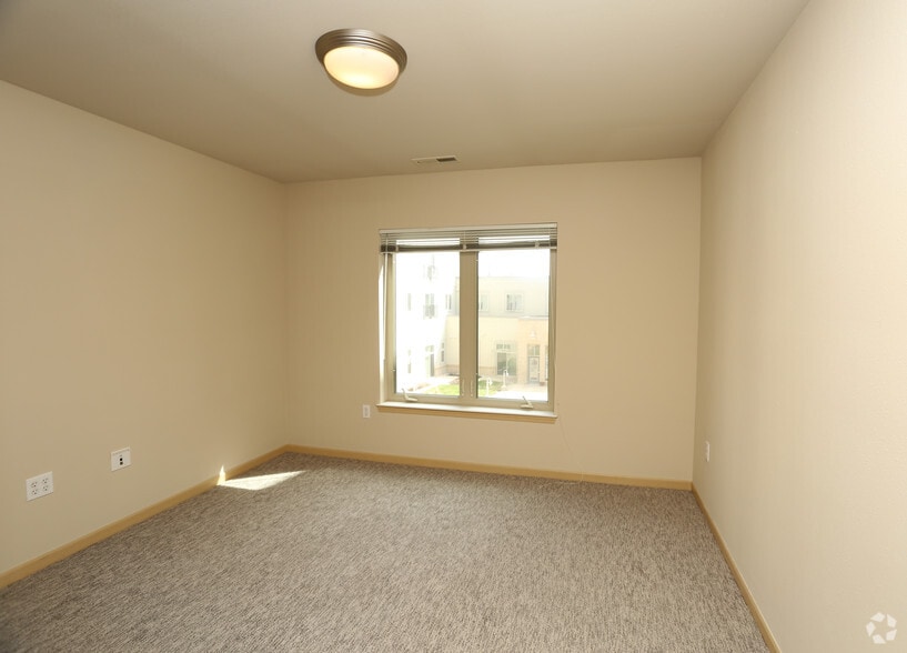 More Photos Of 141 Main St, Racine Apartments For Sale