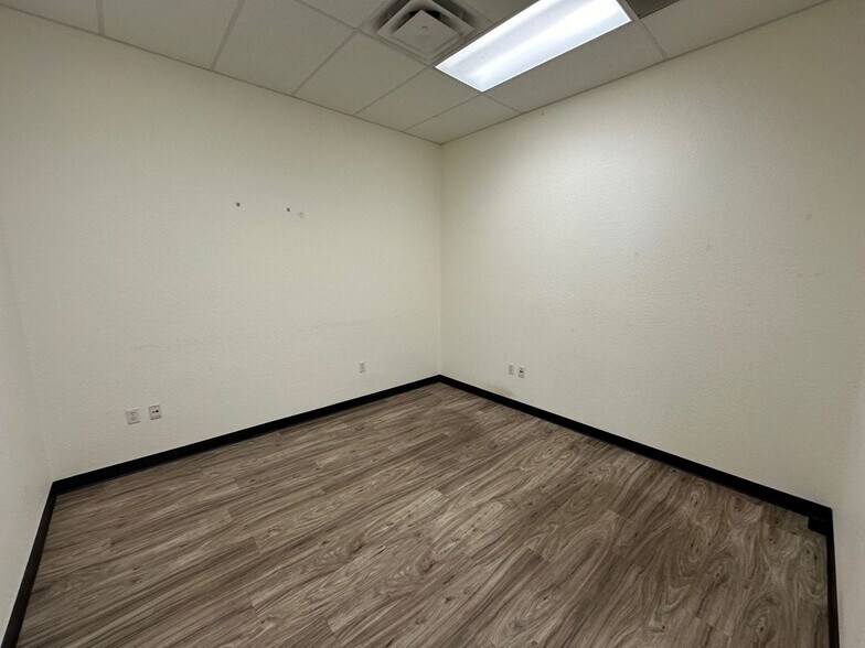 More Photos Of 188 Triple Diamond Blvd, Nokomis Warehouse For Sale