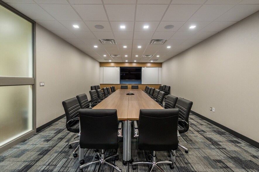 More Photos Of 8001 Franklin Farms Dr, Richmond Unknown For Lease