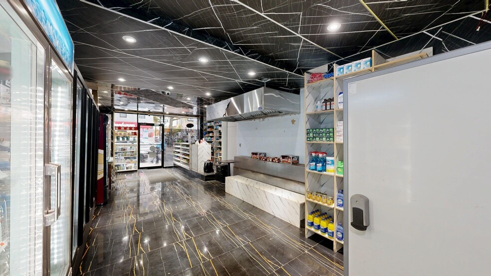 More Photos Of 127 Bedford Ave, Brooklyn Storefront Retail Office For Lease