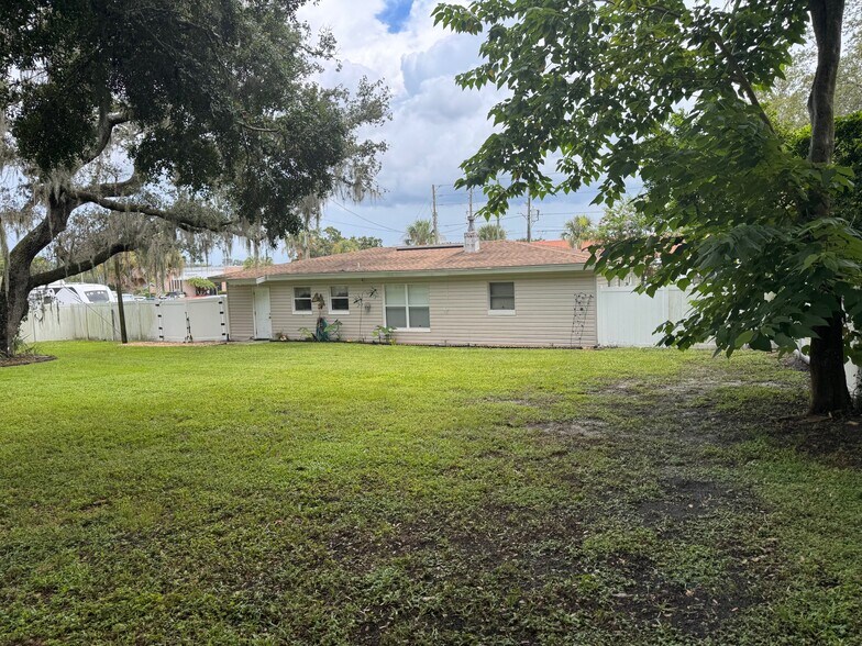More Photos Of 6521 Main St, New Port Richey Office For Sale