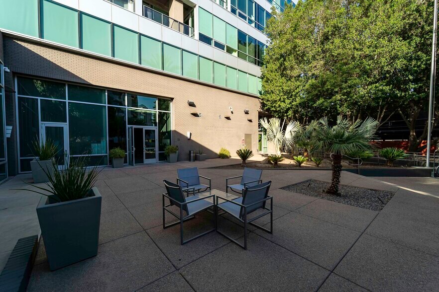 More Photos Of 3225 N Central Ave, Phoenix Office For Sale
