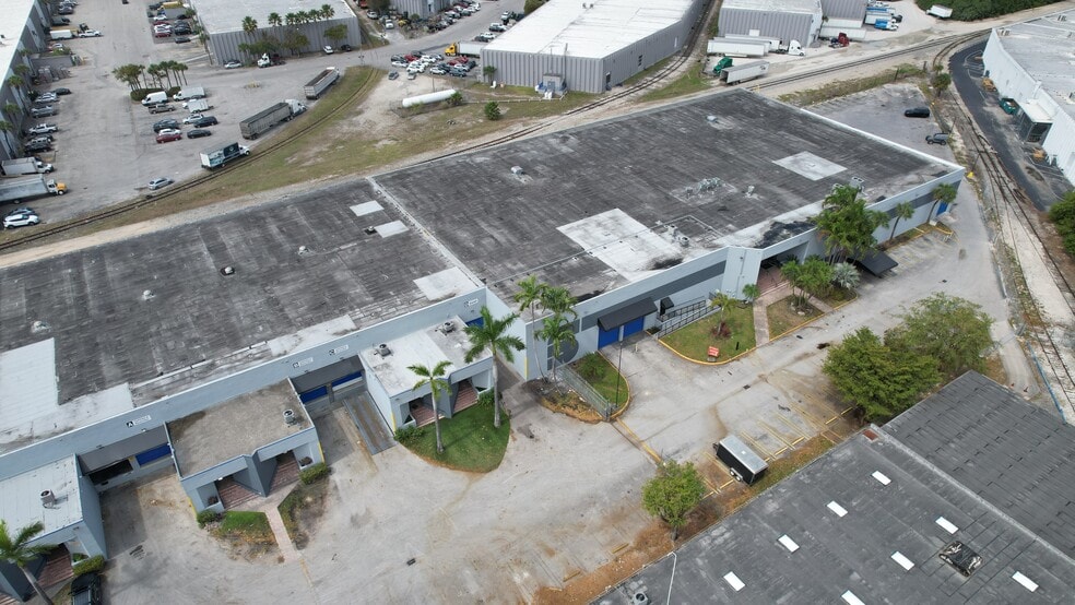 More Photos Of 9970 NW 89th Ct, Medley Warehouse For Lease