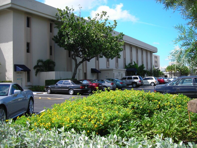 More Photos Of 7301 N University Dr, Tamarac Medical For Lease