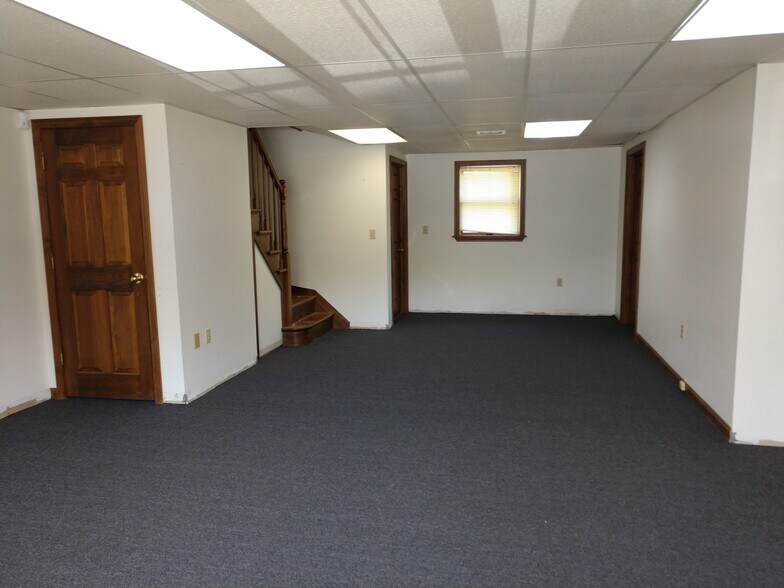 More Photos Of 34 Academy Hill Rd, Plainfield Office For Sale