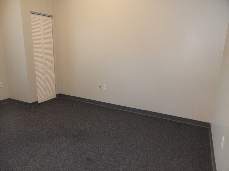More Photos Of 1507 Park Center Dr, Orlando Office For Lease