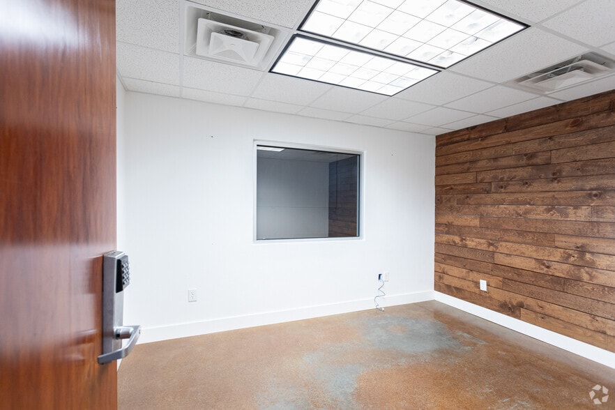 More Photos Of 810 W Utah Ave, Payson Warehouse For Sale