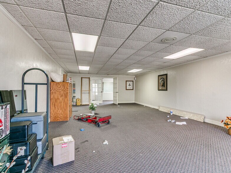 More Photos Of 809 SW 4th St, Moore Religious Facility For Sale