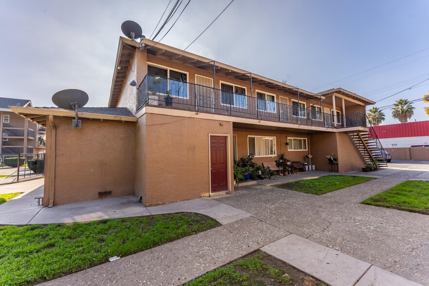 Primary Photo Of 110 Roundtable Dr, San Jose Apartments For Sale