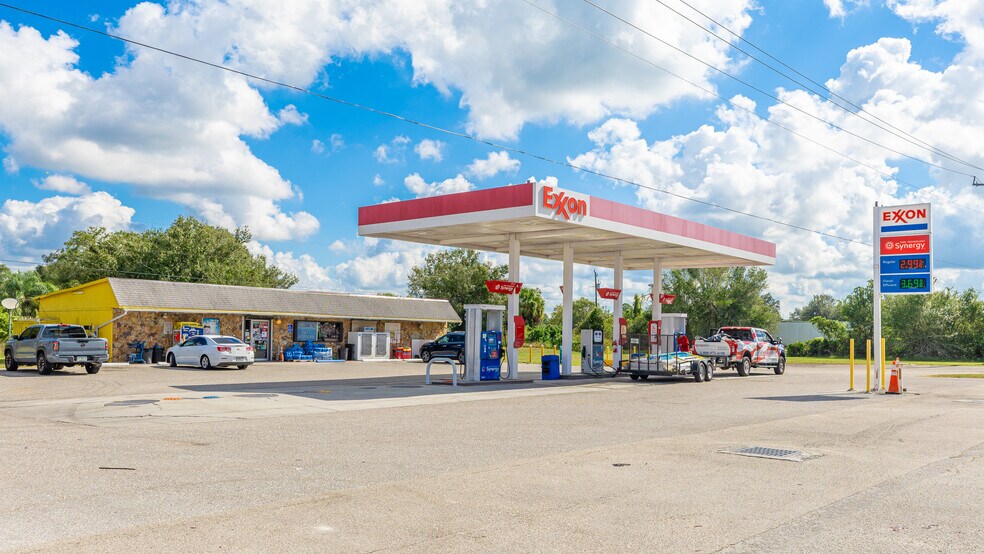 More Photos Of 9836 SW County Road 761, Arcadia General Retail For Sale