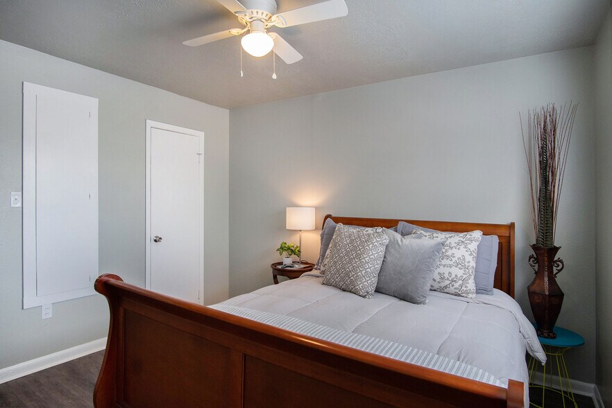 More Photos Of 3300 S College Ave, Bryan Apartments For Sale