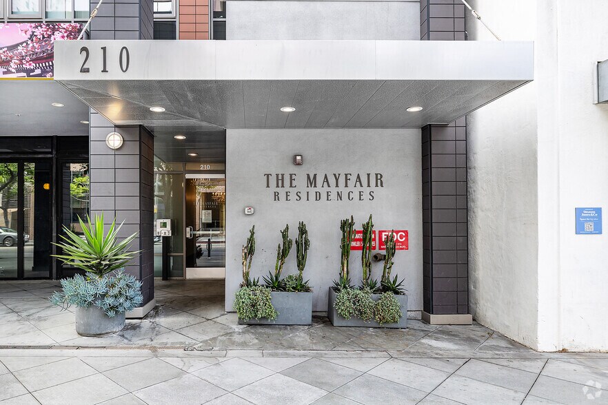 More Photos Of 214 Santa Monica Blvd, Santa Monica Apartments For Lease