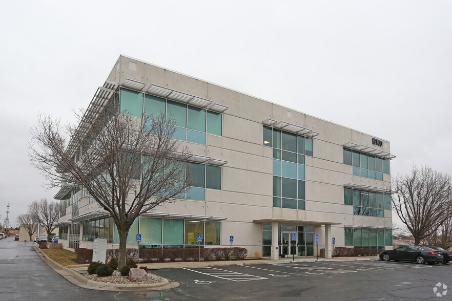 More Photos Of 15700 College Blvd, Lenexa Office For Lease