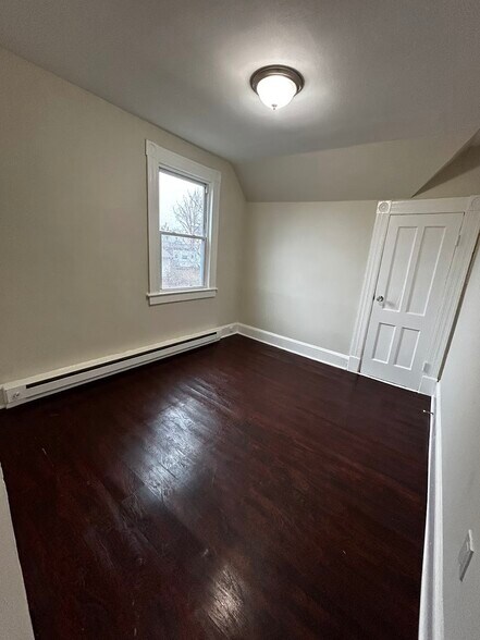 More Photos Of 64 Dikeman St, Waterbury Apartments For Sale