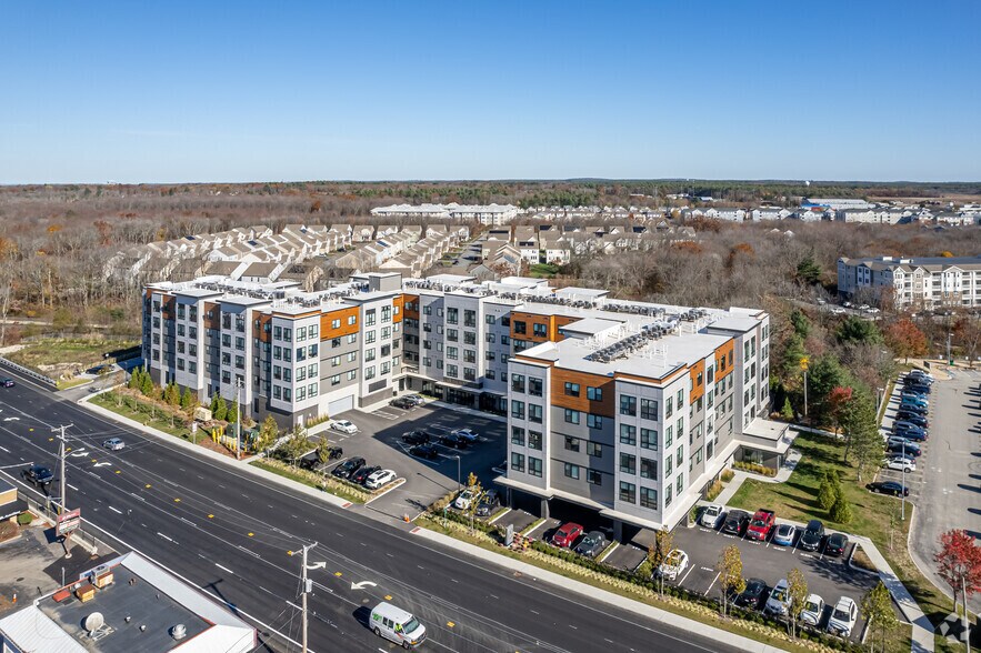 More Photos Of 1400 Main St, Weymouth Apartments For Lease