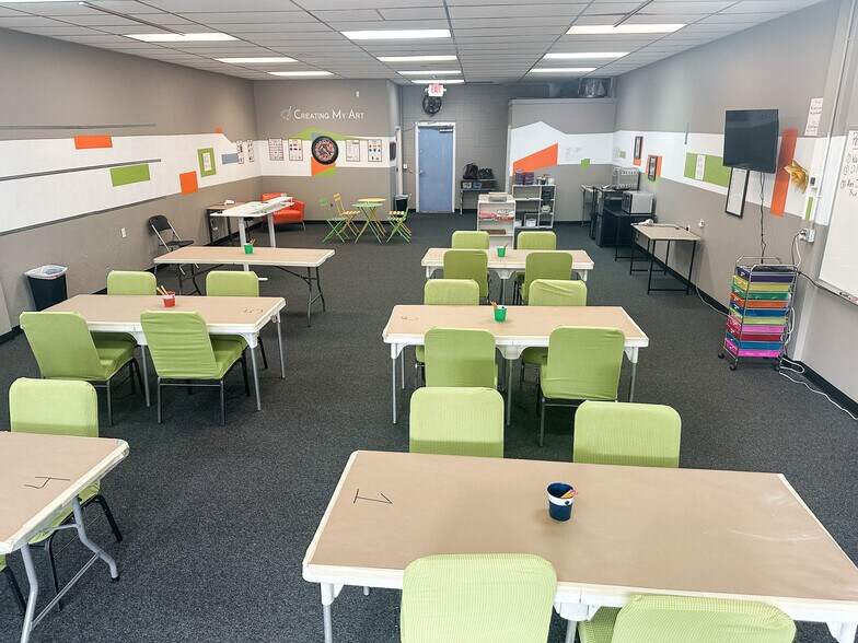 More Photos Of 240 Newton Rd, Raleigh Freestanding For Lease