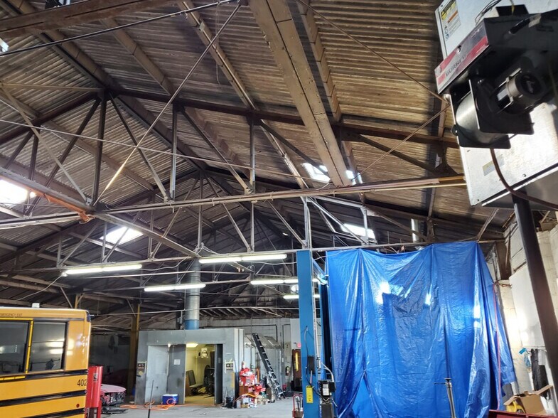 More Photos Of 2835 Crescent Blvd, Collingswood Light Manufacturing For Lease