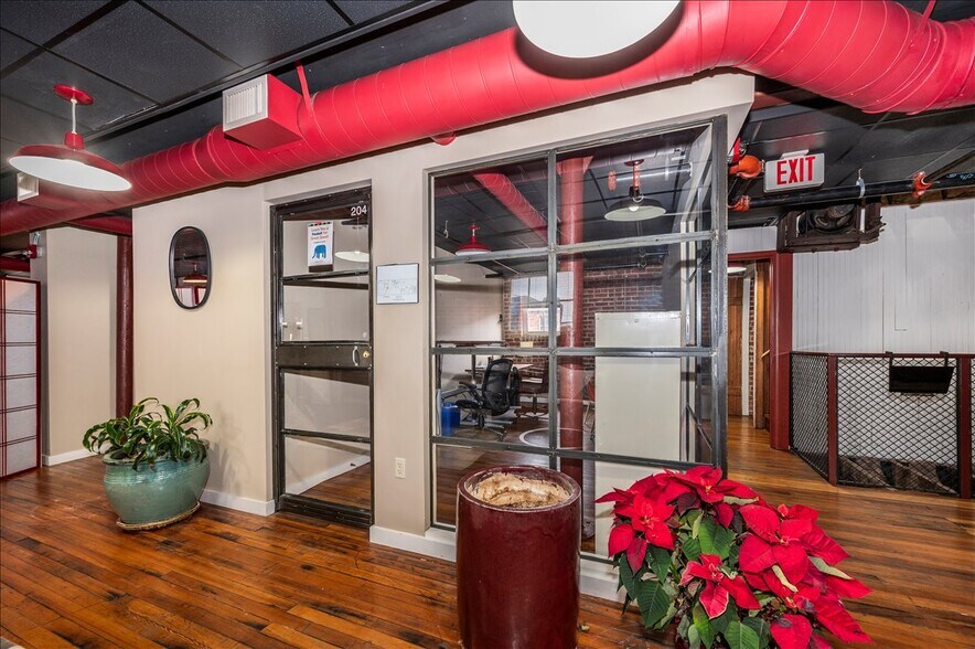 More Photos Of 47 E All Saints St, Frederick Loft Creative Space For Sale