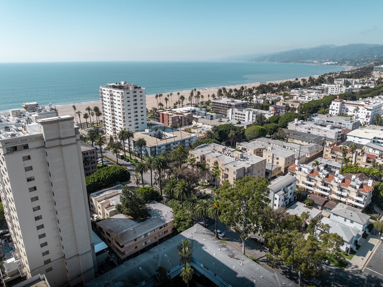 More Photos Of 210 California Ave, Santa Monica Apartments For Sale