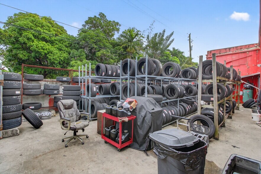 More Photos Of 449 E Okeechobee Rd, Hialeah Warehouse For Sale