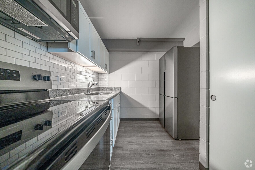 More Photos Of 311 N Ottawa St, Joliet Apartments For Lease