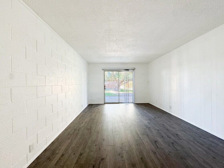 More Photos Of 5286 E Tropicana Ave, Las Vegas Apartments For Sale