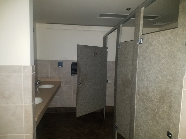More Photos Of 1405 Mn-33 S, Cloquet Restaurant For Lease