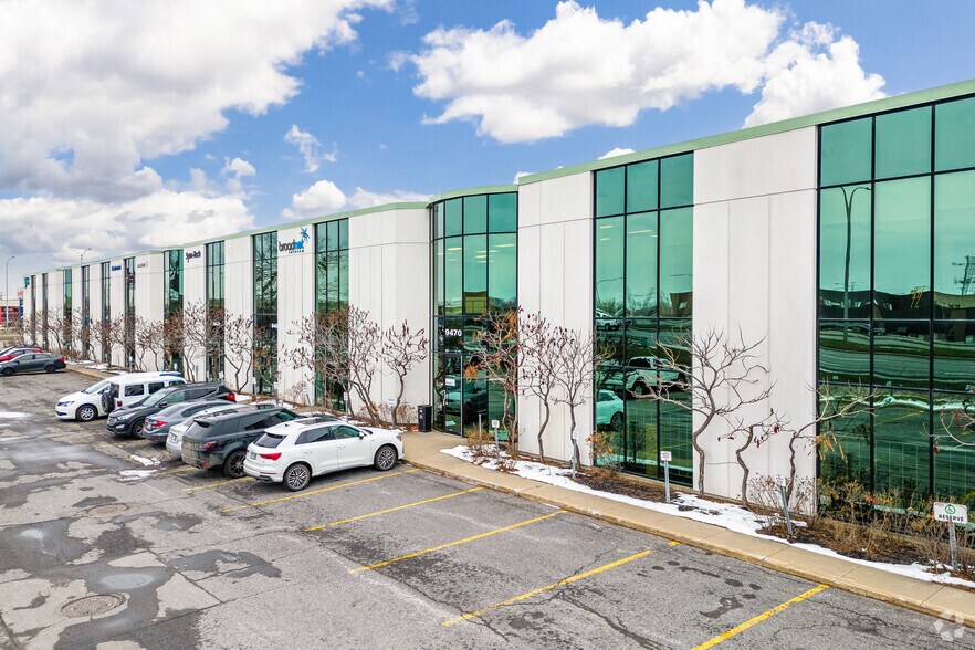 More Photos Of 9490-9490 Boul Henri-Bourassa W, Saint-Laurent Flex For Sale