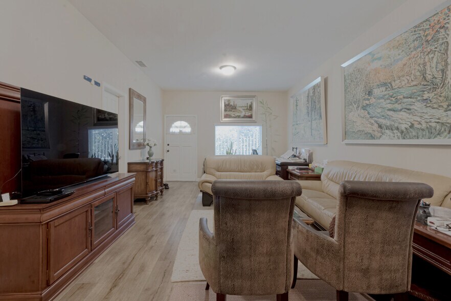 More Photos Of 1409 S New Hampshire Ave, Los Angeles Multifamily For Sale
