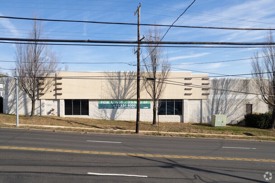 More Photos Of 300 N York Rd, Willow Grove Storefront For Sale