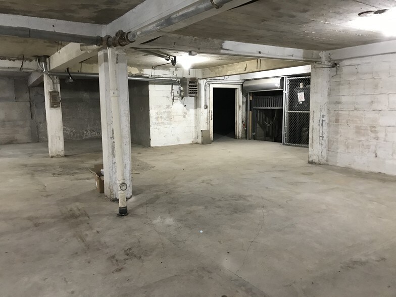 More Photos Of 1001 E 8th St, Sioux Falls Industrial For Sale