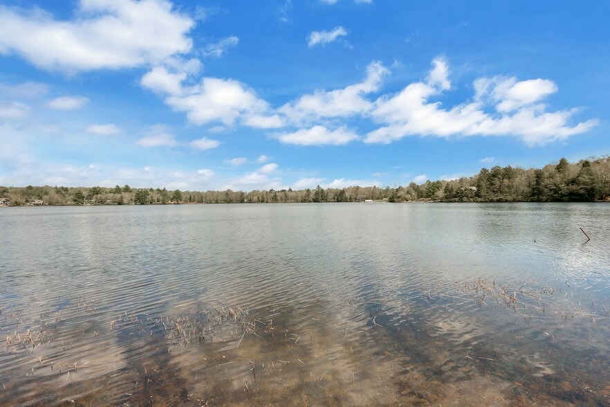 639 Hunter Lake Rd, Parksville, NY 12768 Hotel For Sale