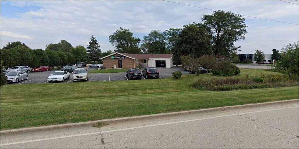 More Photos Of W229N2573 Duplainville Rd, Waukesha Storefront Retail Office For Lease