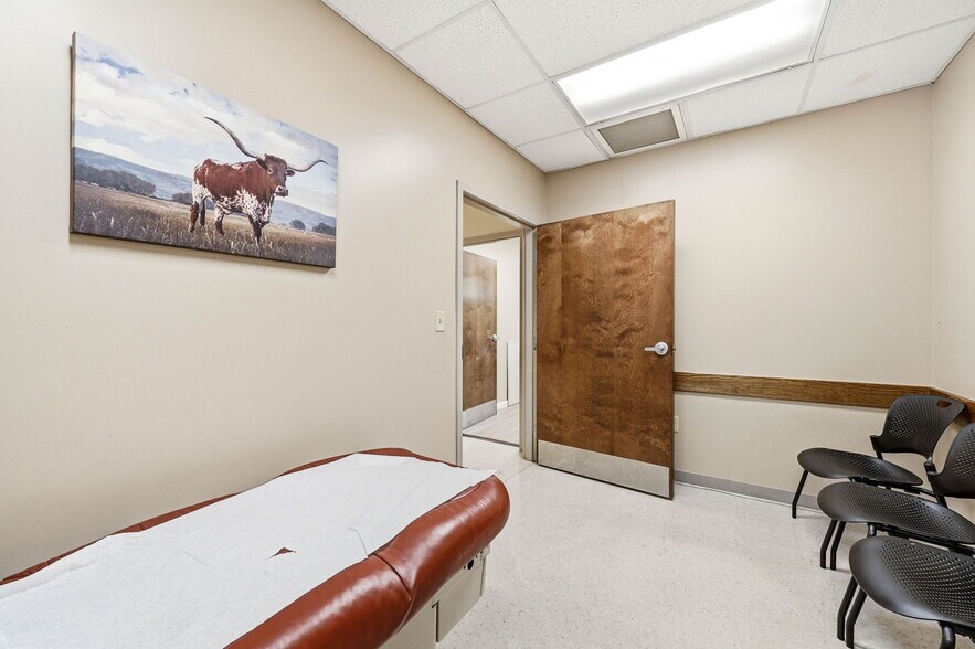 More Photos Of 329 Wesley St, Johnson City Medical For Sale