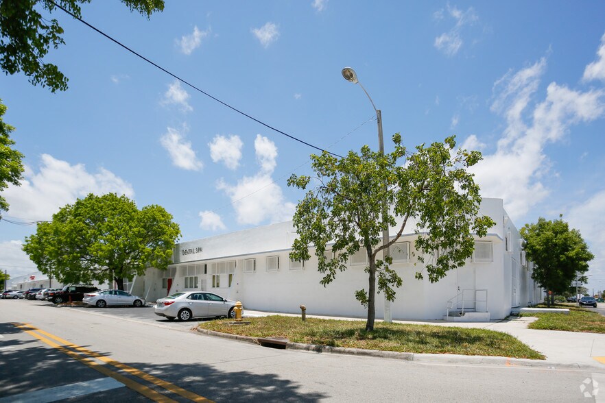 Primary Photo Of 301-395 NE 59th St, Miami Coworking Space