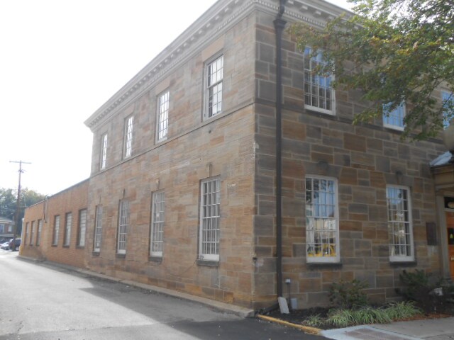 More Photos Of 50-62 W Main St, Chillicothe Office For Lease