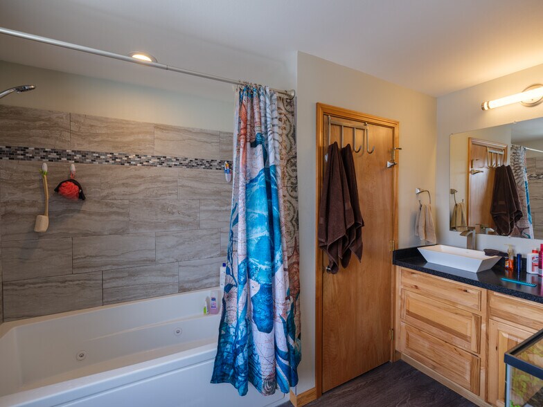 More Photos Of 3003 Highway 101 N, Gearhart Self Storage For Sale