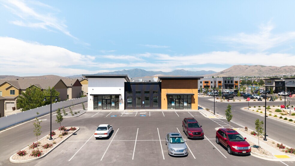 More Photos Of 297 E Crossroads Blvd, Saratoga Springs Storefront For Sale